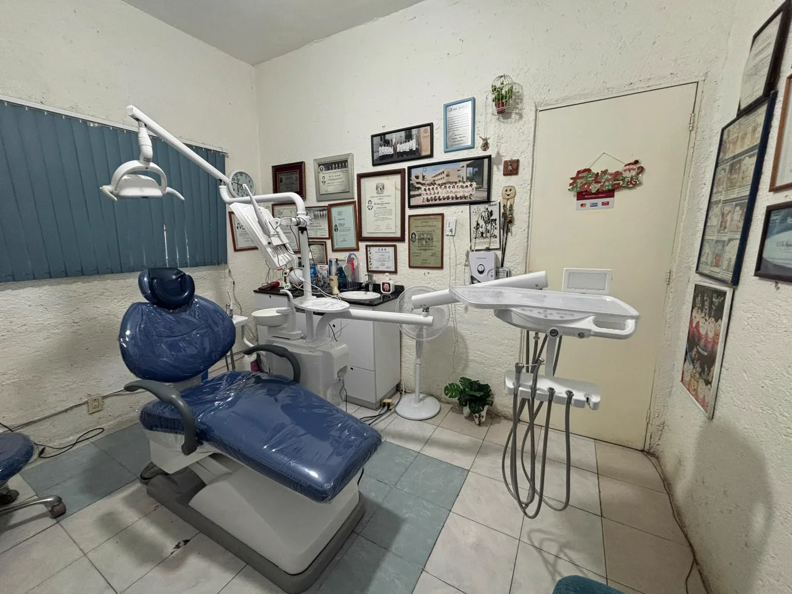 Consultorio dental de Anfradent en Roma Norte, con unidad dental y equipo clínico